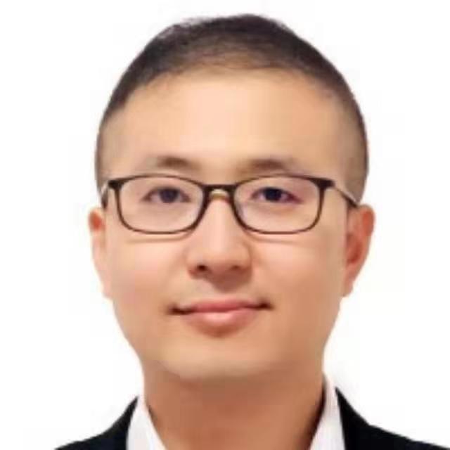 刘 磊